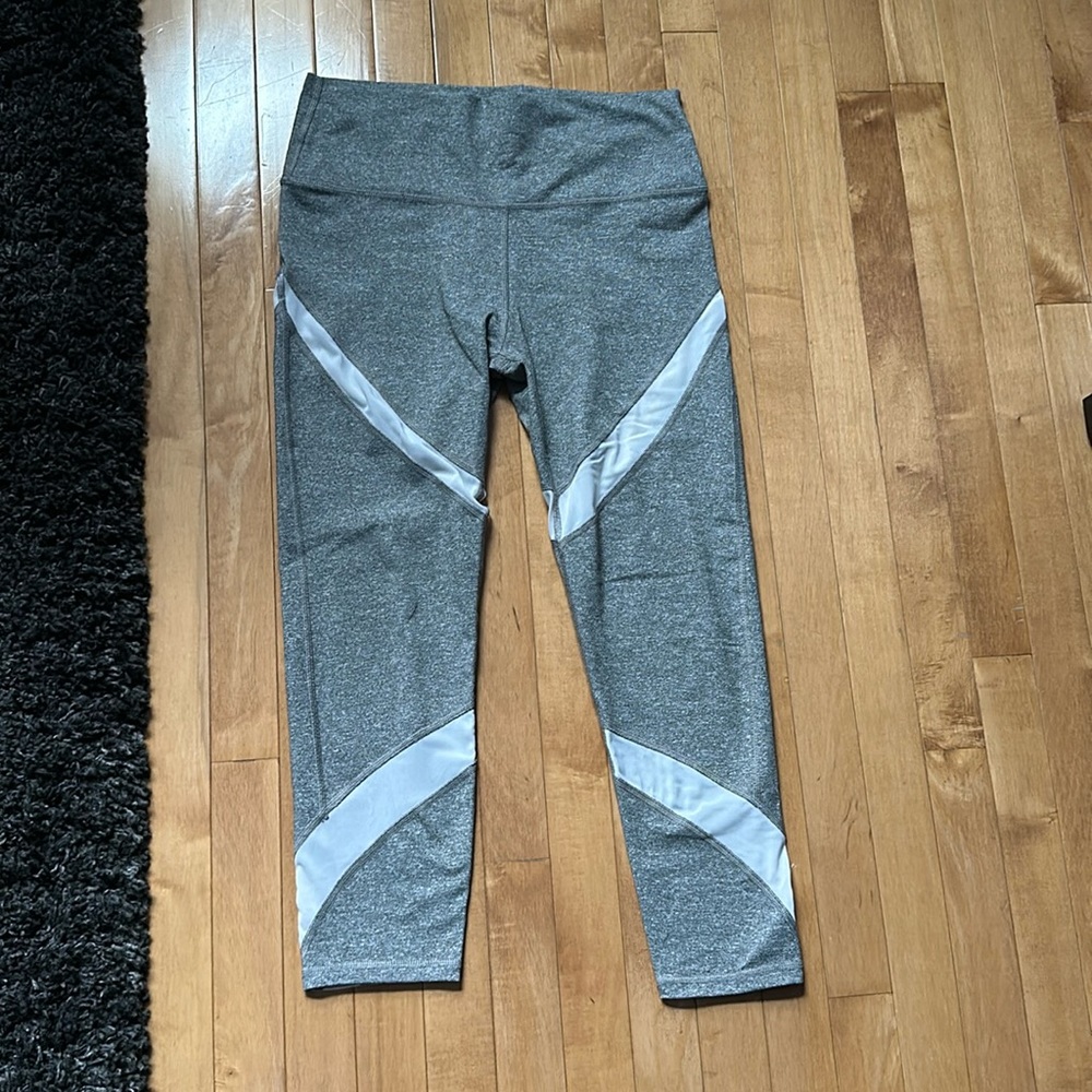 Aerie 7/8 Leggings with sheer panels. Large.